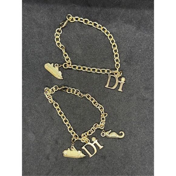 Bundle Set of two Vintage Di Gold Tone 5 Dangle Charms Chain Link Bracelets Good - Picture 1 of 12